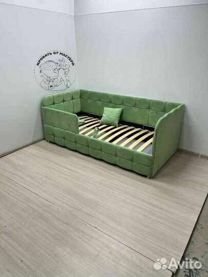 Детская кровать с мягким бортиком