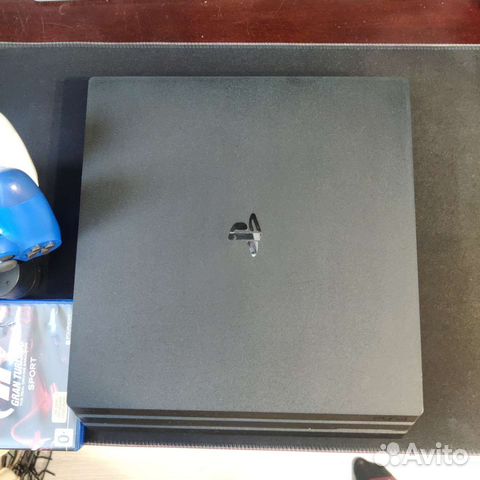 Sony PS4 pro 1tb CUH 7008B