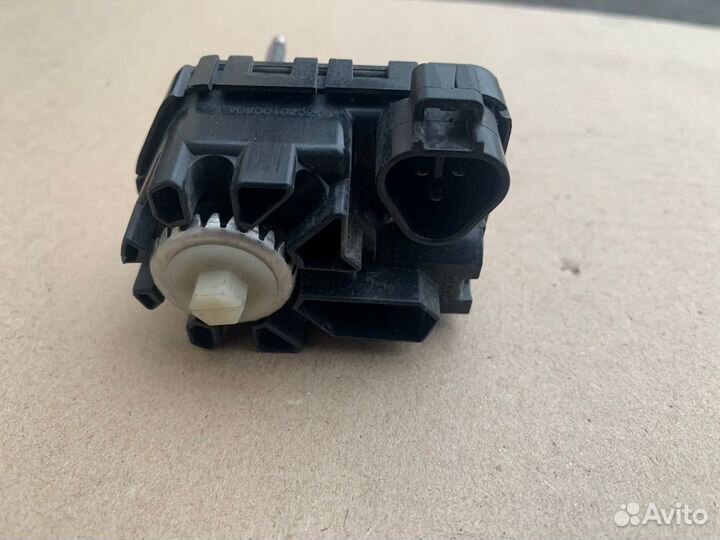 Моторчик корректора фары Toyota