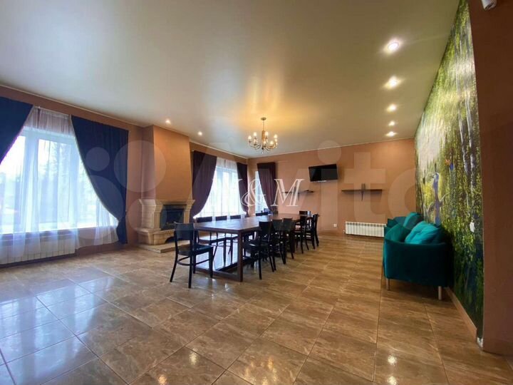 Дом 425 м² на участке 10 сот.