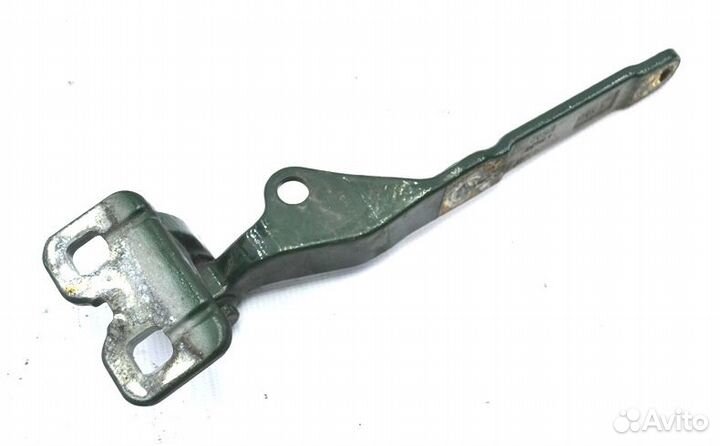 Петля верхней решетки радиатора, правая volvo FH (01.12)