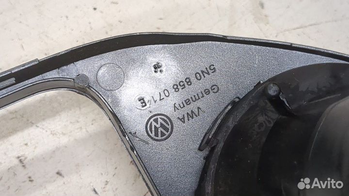 Рамка под магнитолу Volkswagen Tiguan