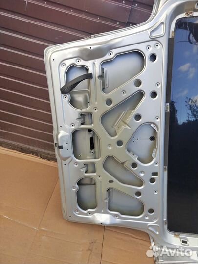 Мерседес Вито w638 крышка багажника