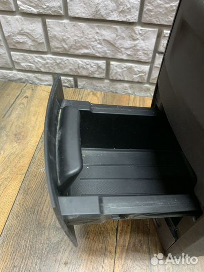 Opel zafira C Консоль центральная