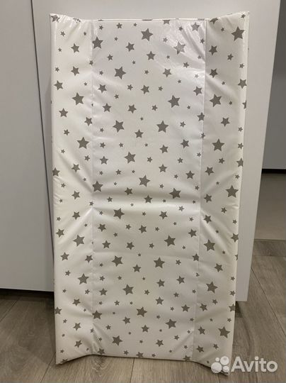 Пеленальная доска на кроватку