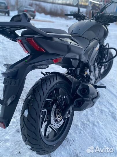 Мотоцикл Bajaj Dominar 400