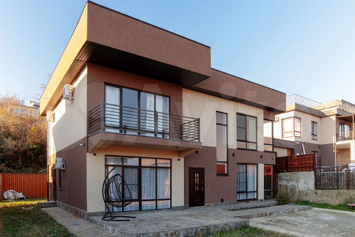 Дом 230 м² на участке 5 сот.