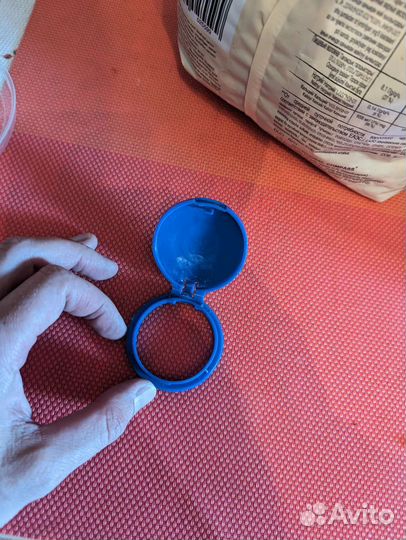 Крышка бачка стеклоомывателя