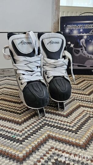 Коньки хоккейные