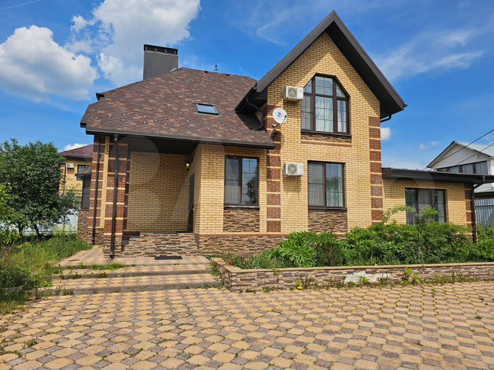 Дом 243 м² на участке 15 сот.