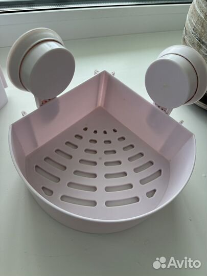 Полка навесная угловая для ванной