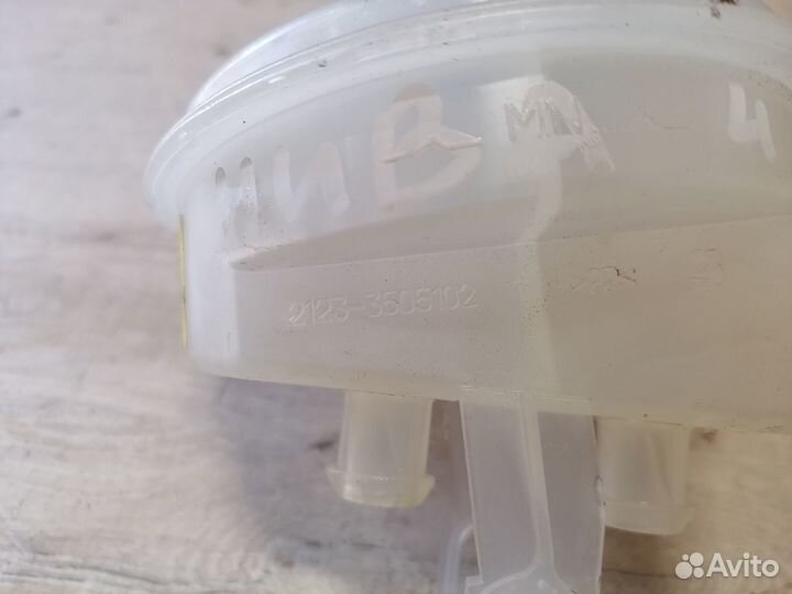 Бачок тормозного цилиндра Chevrolet Niva Нива