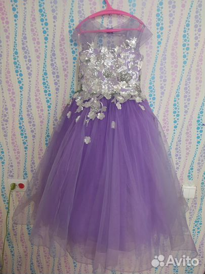 Нарядное платье для девочки 134 140