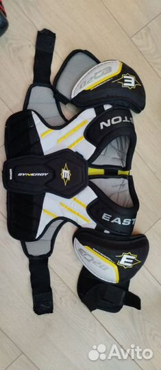 Нагрудник хоккейный easton