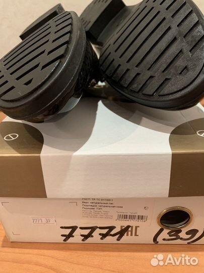 Туфли женские 39 размер натуральная лак черные