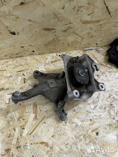 Опора двигателя Левая Renault Kaptur