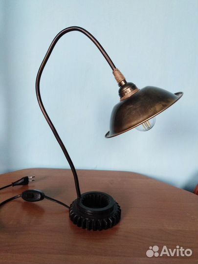 Лампа настольная