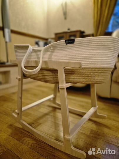 Плетёная люлька с подставкой