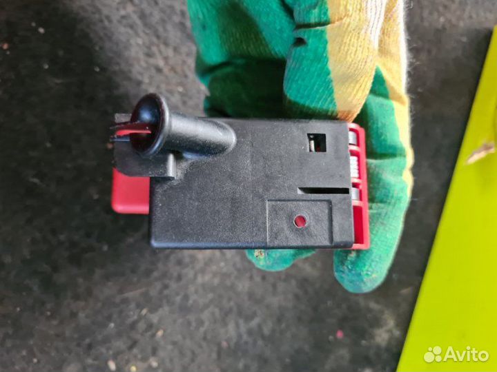 Ручка открывания капота Mercedes-Benz M-Klass W164