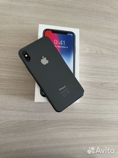 iPhone X, 64 ГБ