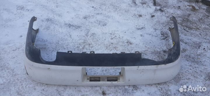 Бампер задний toyota carina 190