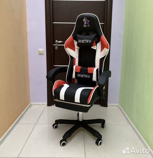 Компьютерное кресло с подножкой