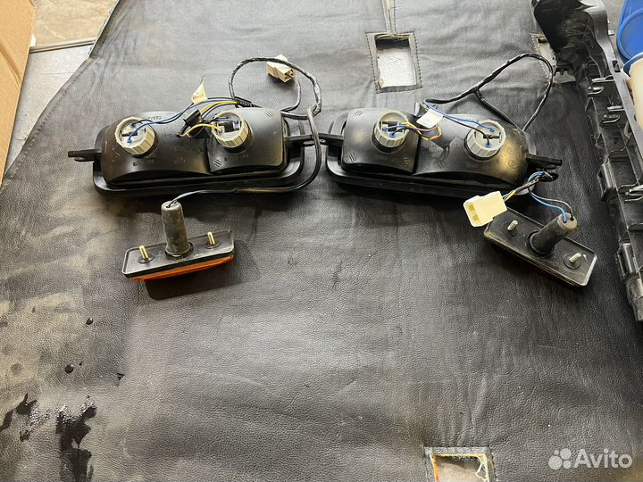 Поворотники ваз 2121 Ниву в сборе