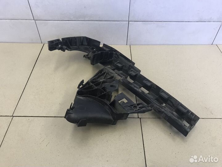 Кронштейн (сопут. товар) S40 2004-2012