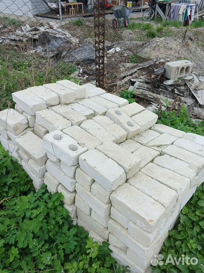 Кирпич отдам