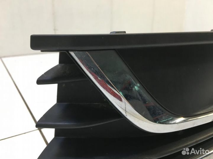 Окантовка противотуманной фары левая Volkswagen Pa