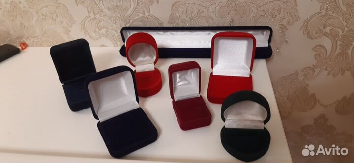 Коробочка под ювелирное украшение бархатная