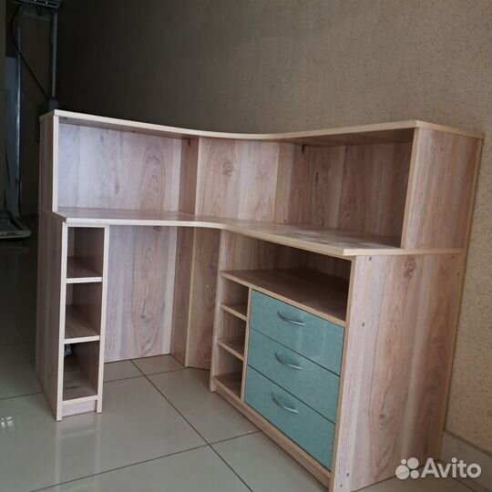 Стойка ресепшен