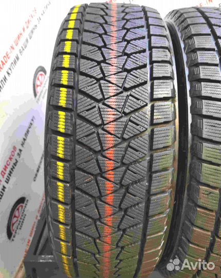 Bridgestone Blizzak DM-V2 215/60 R17 96S