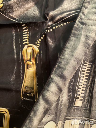 Новый платок Moschino