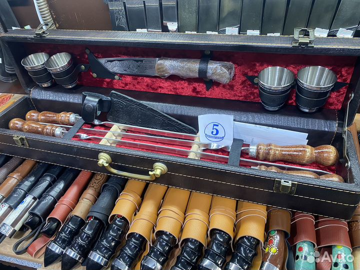 Подарочный набор шампуров в чемодане