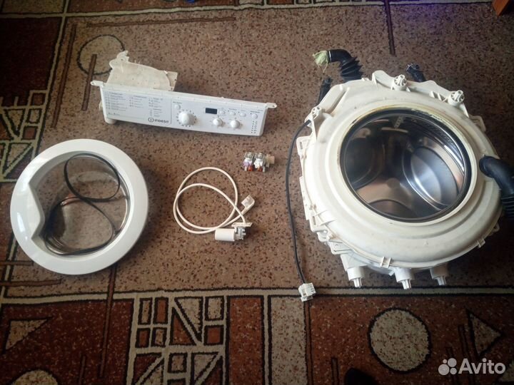 Запчасти на стиральную Машину Indesit iwud4085i