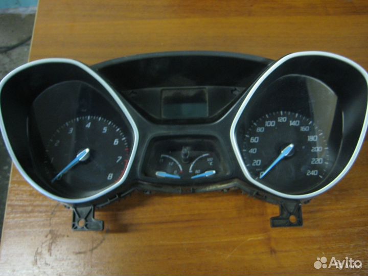 Панель приборов Ford Focus 3