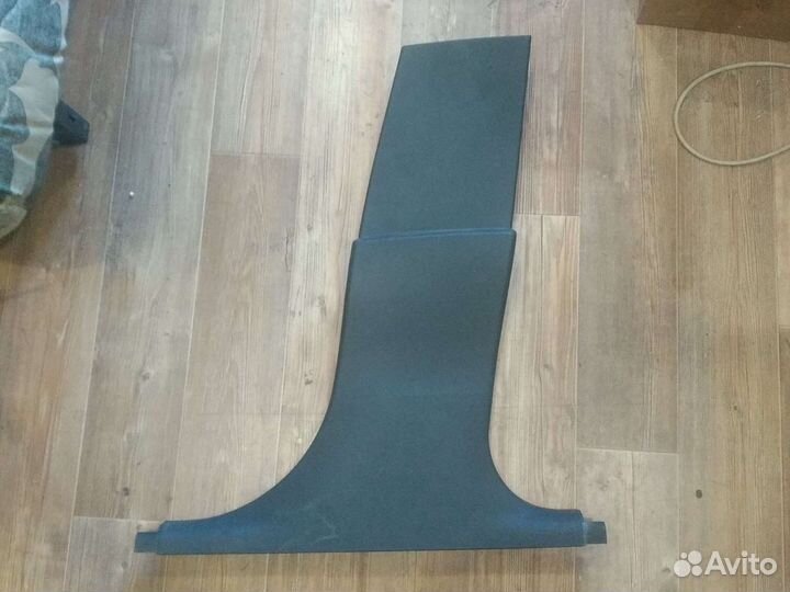 Обшивка стойки центральной BMW E60