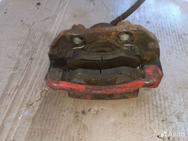 Суппорт передний правый Дэу Нексия