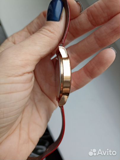 Часы наручные женские механические красные