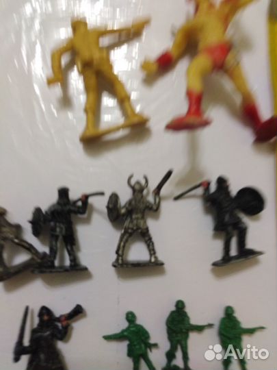 Солдатики за 11 штук