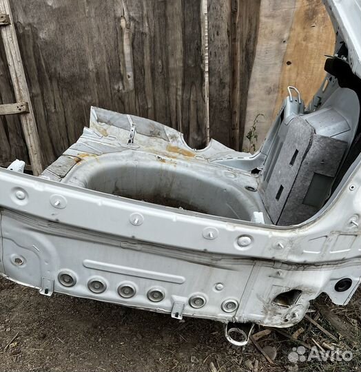 Крыло заднее правое skoda rapid