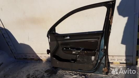 Дверь передняя правая volkswagen jetta 5 (CDN08E20