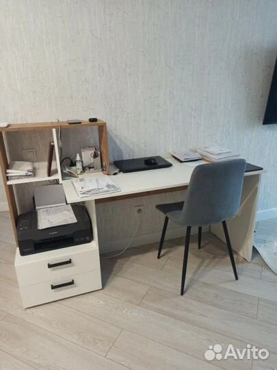 Письменный стол