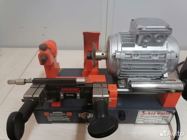 Станки для изготовления ключей 218F и 202A