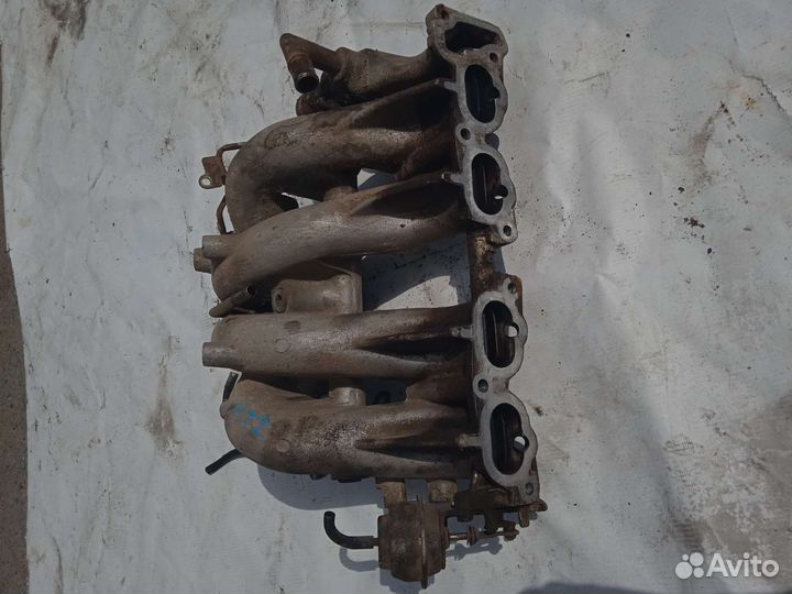 Впускной коллектор Nissan Terrano 2 (R20) 2.4