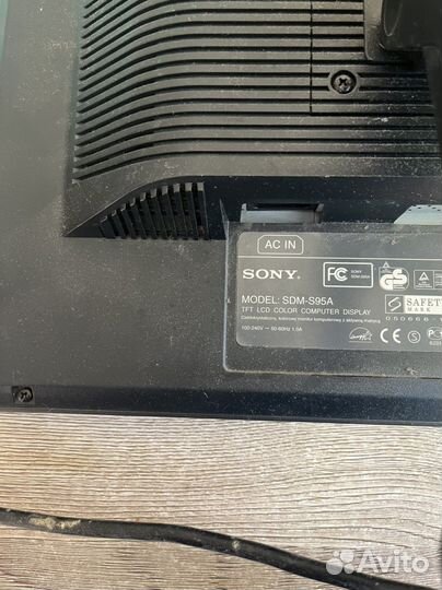 Монитор Sony SDM-S95A