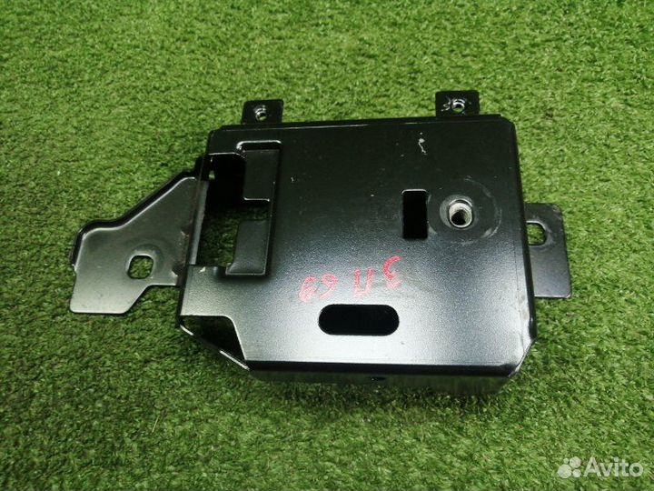 Кронштейн задний правый Mercedes Glk