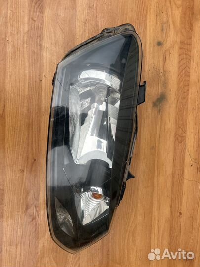 Фара правая Volkswagen Polo 2010-2015 седан