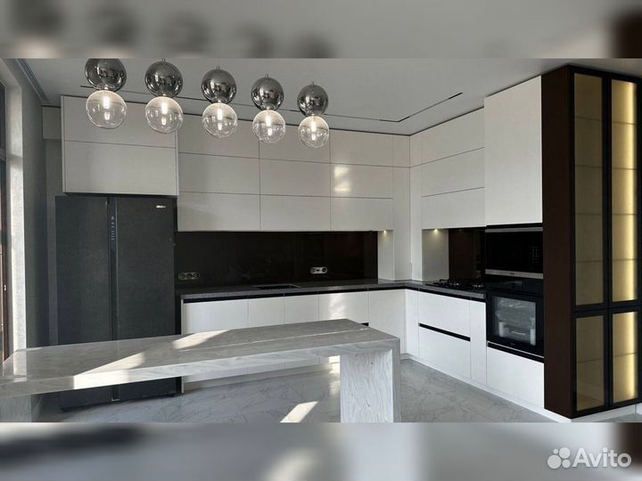 Кухня большая